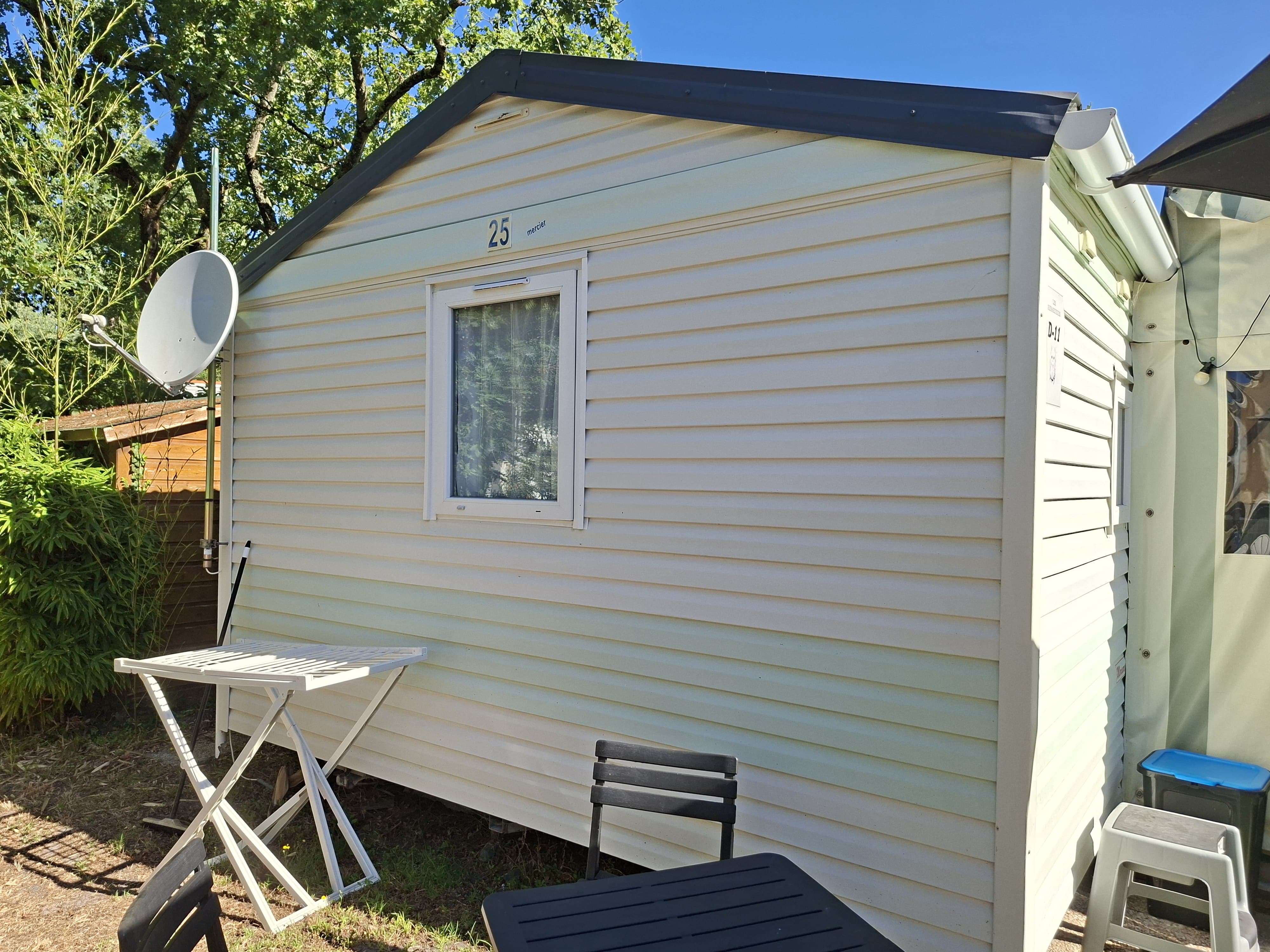 Mobilhome MERCURE IRM 2001 - 2 ch. · Domaine Les renardières